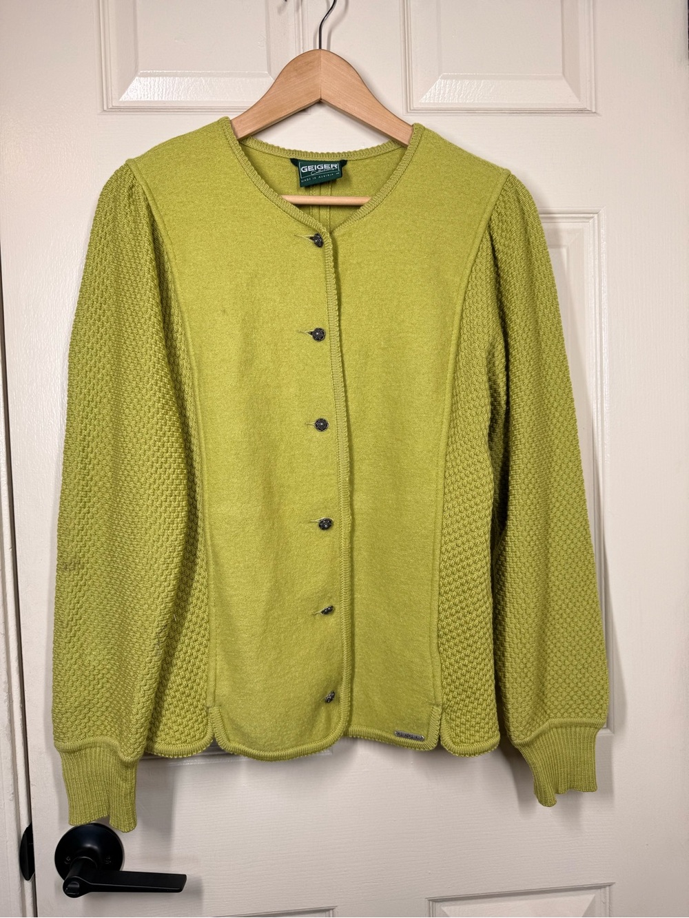 Geiger Vintage Cardigan Sweater EUR 46 Green 100% Wool Metal Buttons Austria